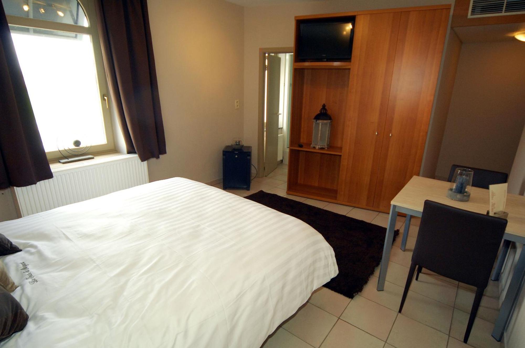 Hotel Le Saint Loup Gembloux Exterior foto