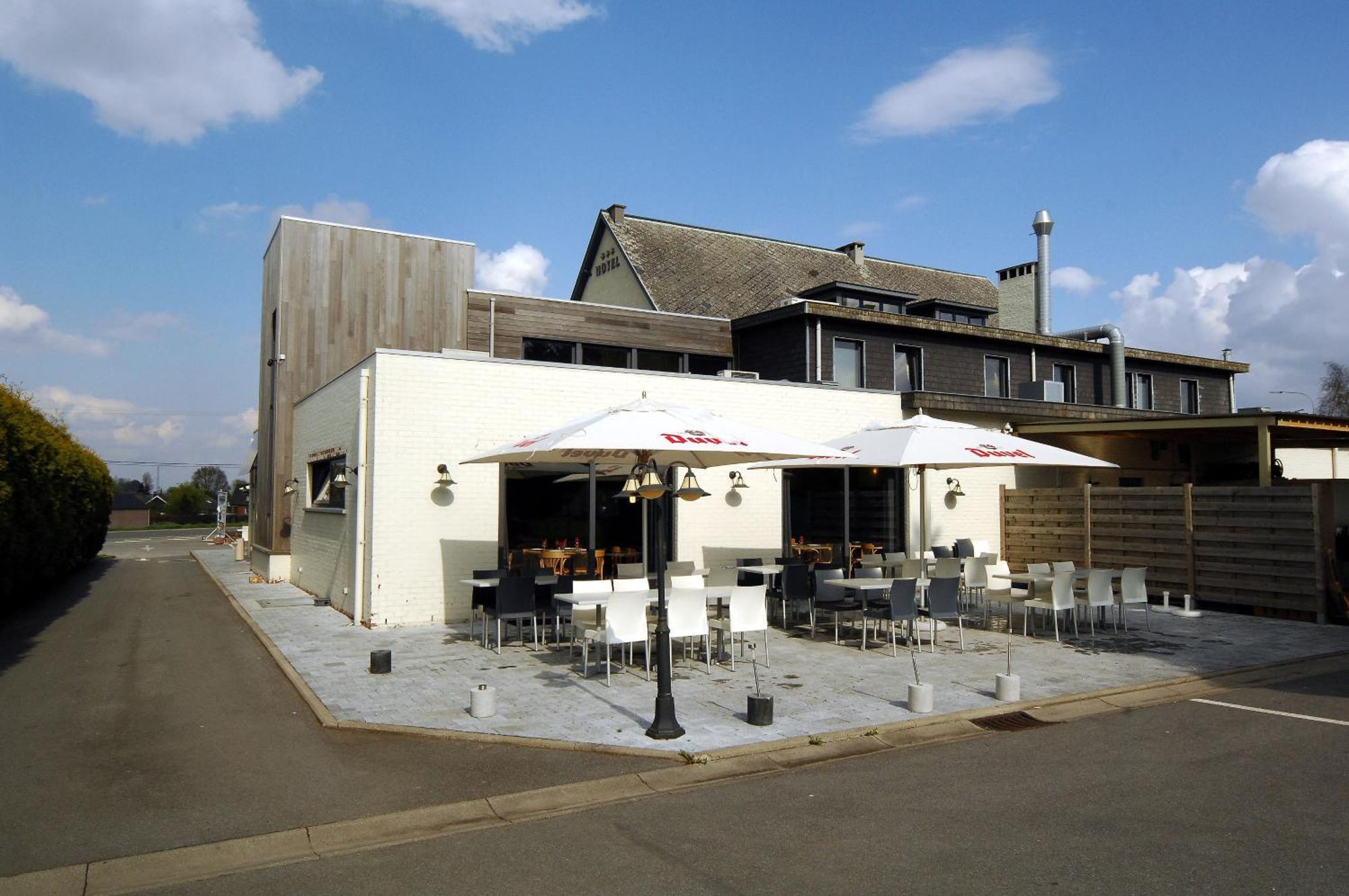 Hotel Le Saint Loup Gembloux Exterior foto