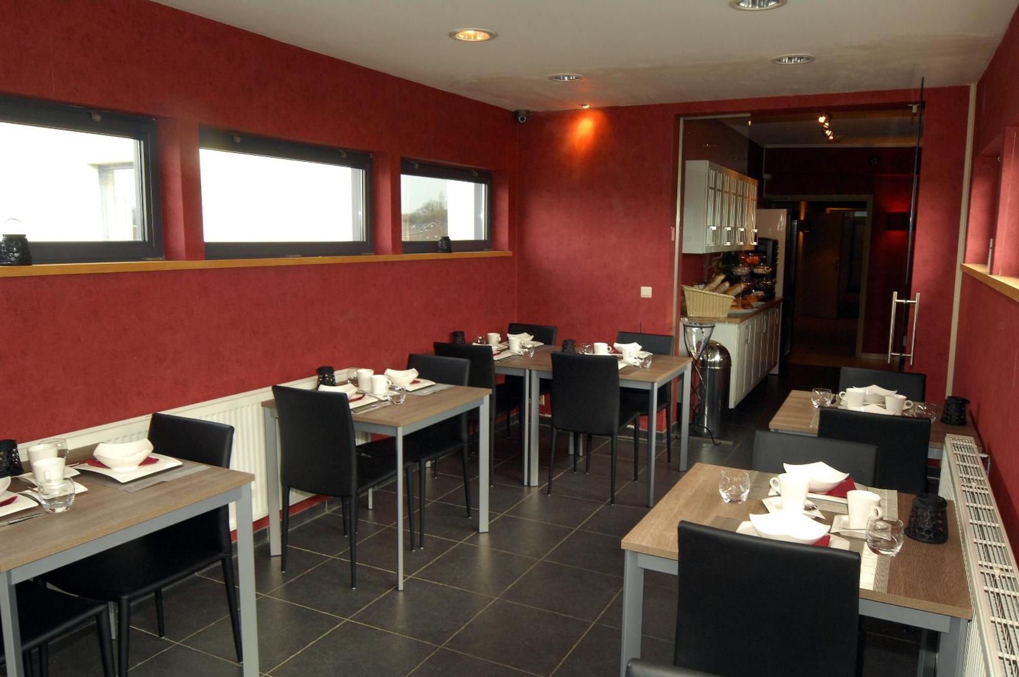Hotel Le Saint Loup Gembloux Exterior foto