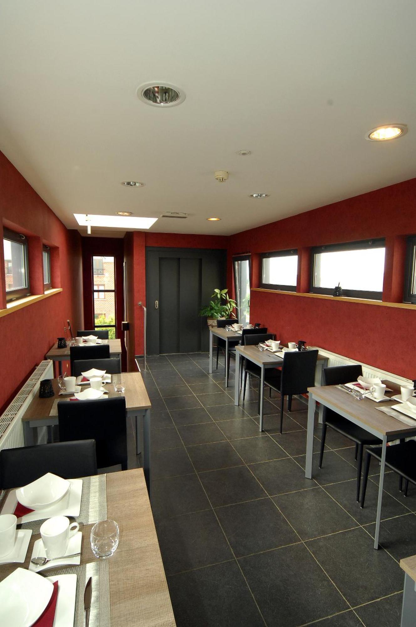 Hotel Le Saint Loup Gembloux Exterior foto