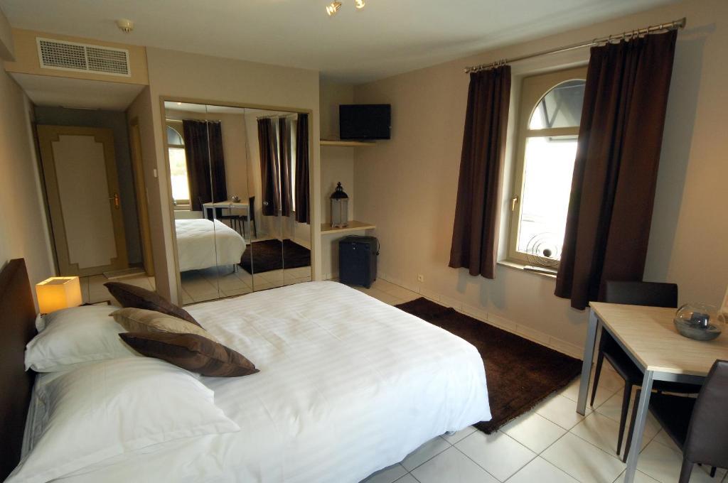 Hotel Le Saint Loup Gembloux Zimmer foto