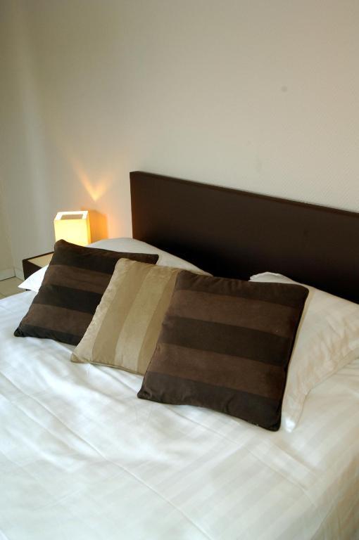 Hotel Le Saint Loup Gembloux Zimmer foto
